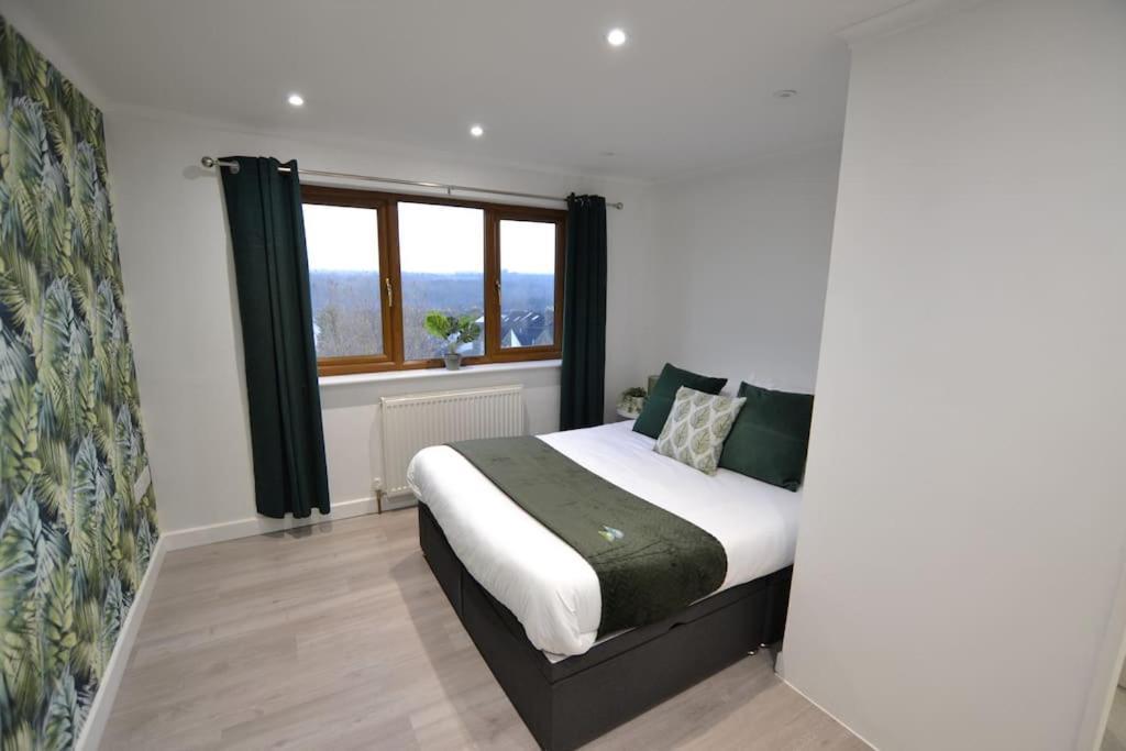 Villa The Hive 4 Bed House Pool Table Air-Con Maidstone Exterior foto