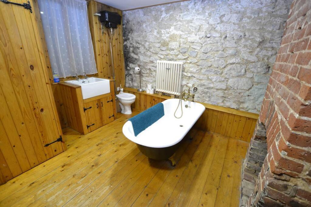 Villa The Hive 4 Bed House Pool Table Air-Con Maidstone Exterior foto