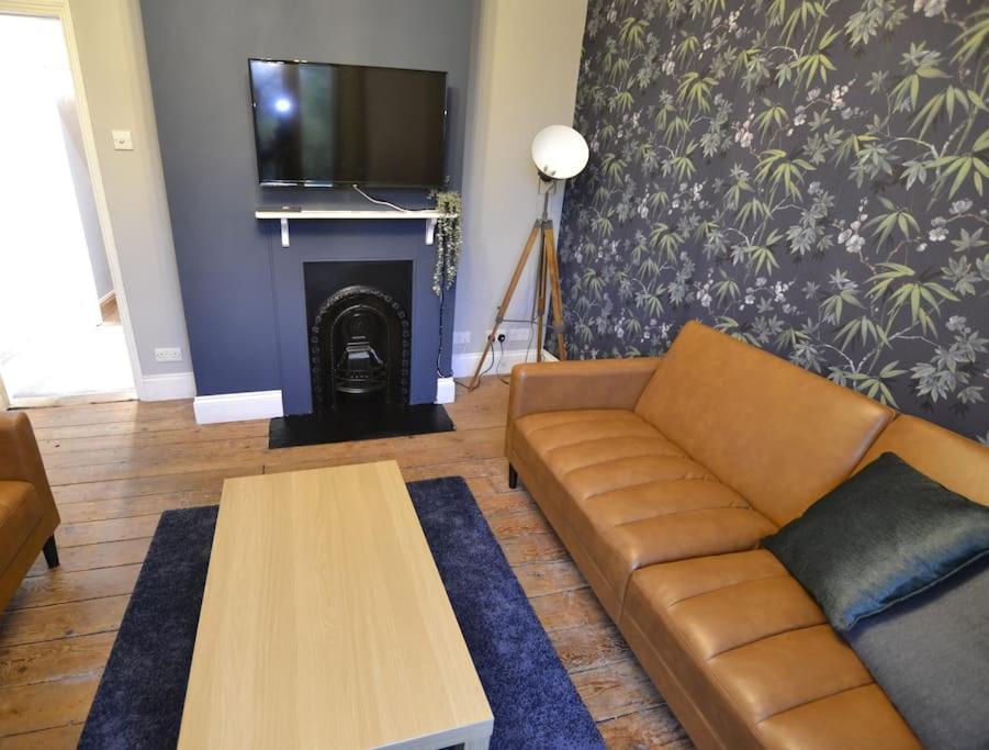 Villa The Hive 4 Bed House Pool Table Air-Con Maidstone Exterior foto